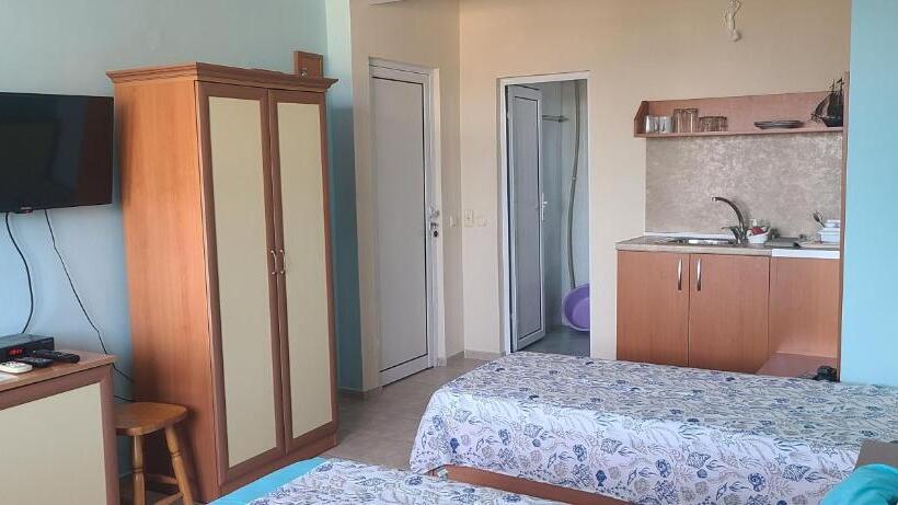 Семейный Номер Deluxe, Guest House Chalakov