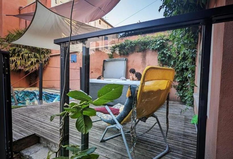 Студио Стандарт Вид на Сад, Chambre Condamine Spa