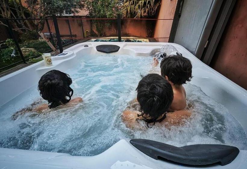 Студио Стандарт Вид на Сад, Chambre Condamine Spa