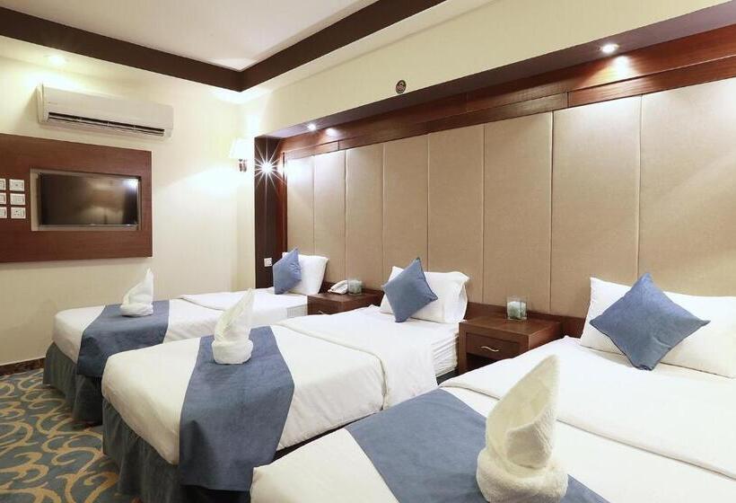 Economy Triple Room, Burj Al Saif