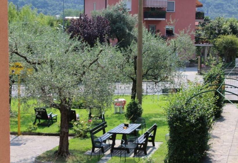 Quarto Estandar com Sacada, Villa Marina