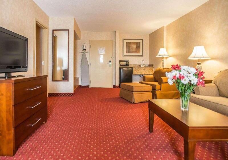 Люкс Кровать Кинг, Comfort Inn Pocono Lakes Region