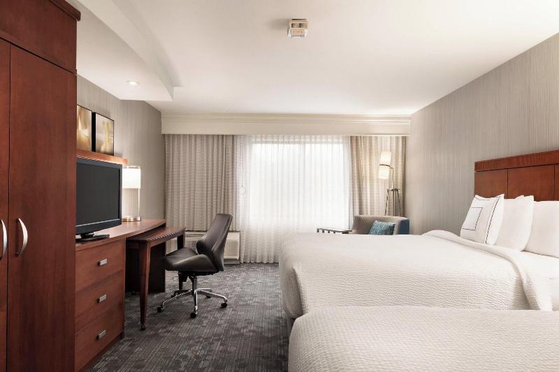 Люкс Кровать Кинг, Courtyard By Marriott Potomac Mills Woodbridge