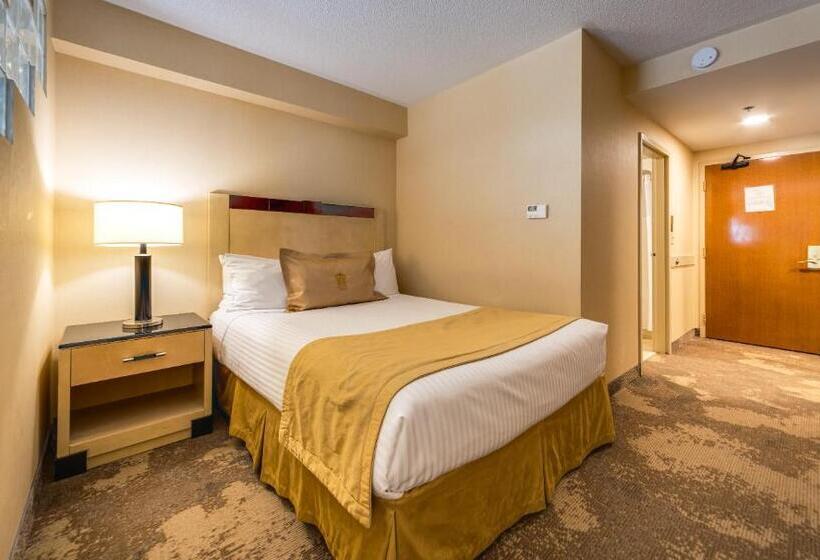 Люкс, Monte Carlo Inn & Suites Downtown Markham