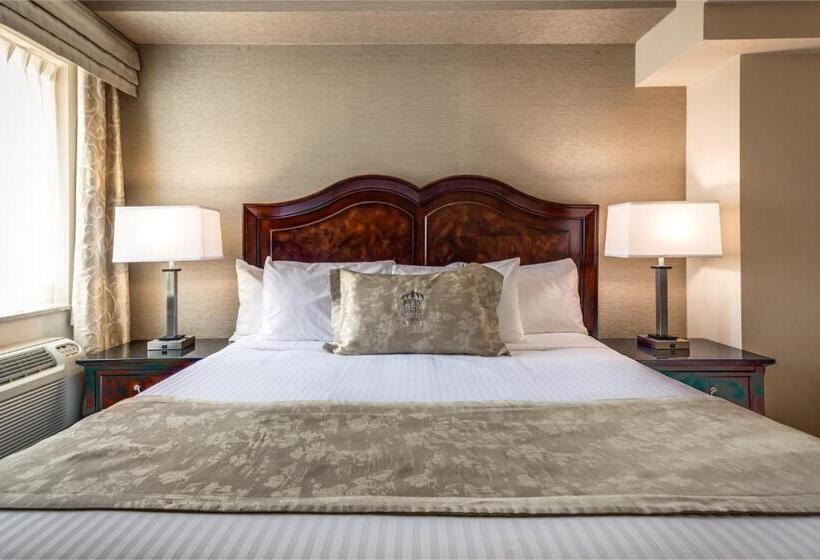 Люкс Deluxe Кровать Кинг, Monte Carlo Inn & Suites Downtown Markham