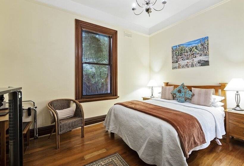 غرفة قياسية, The Classic Villa