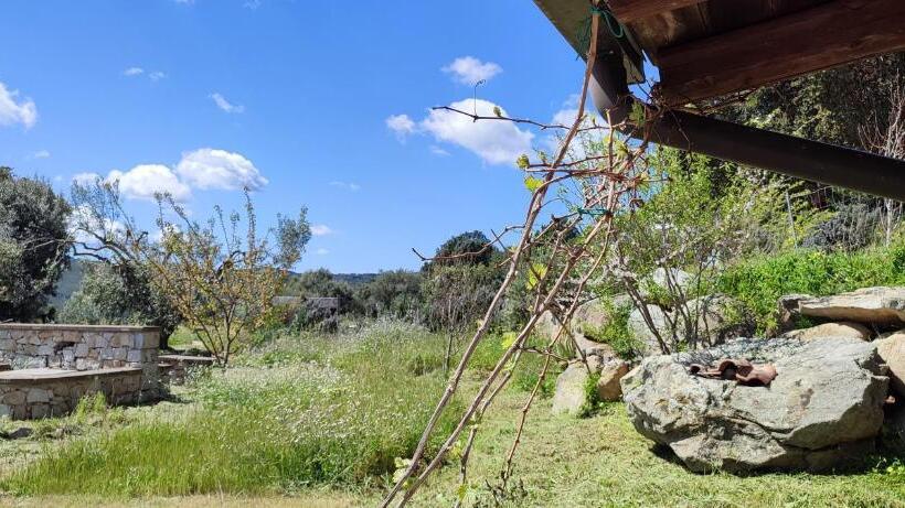 带2个卧室的公寓, Il Nuraghe