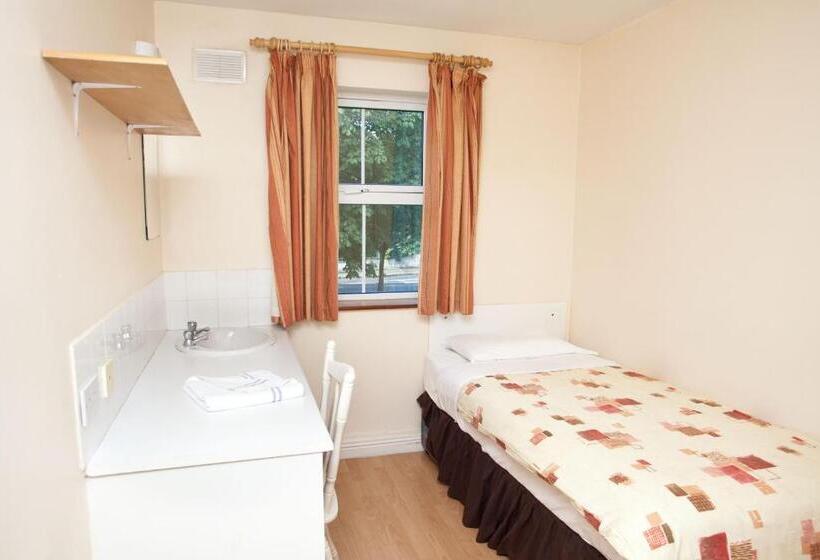 اتاق استاندارد یک نفره, Courtbrack Accommodation   Hostel