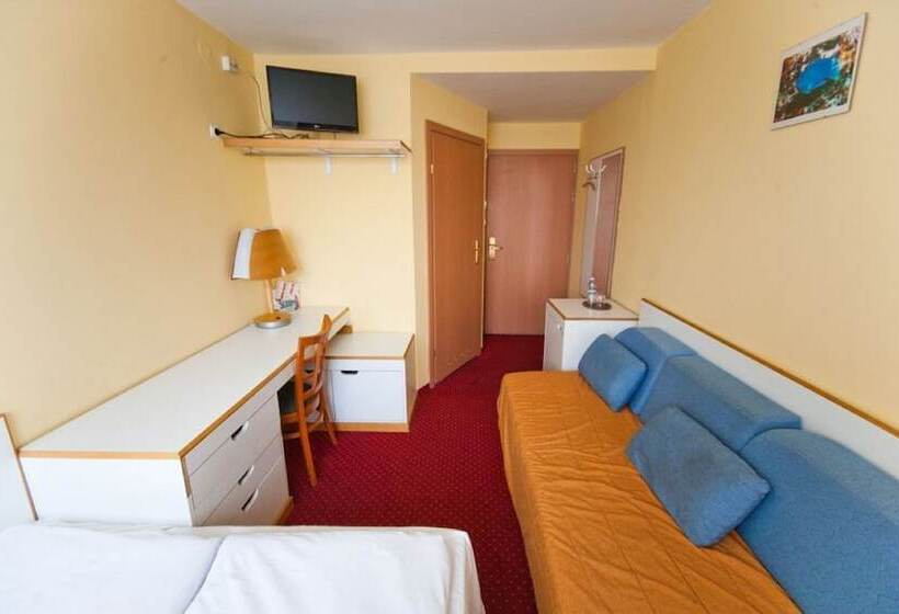 اتاق استاندارد یک نفره, Hostel Malinowski City