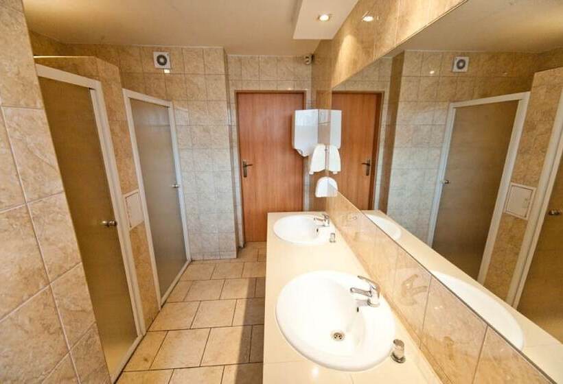 اتاق استاندارد یک نفره, Hostel Malinowski City