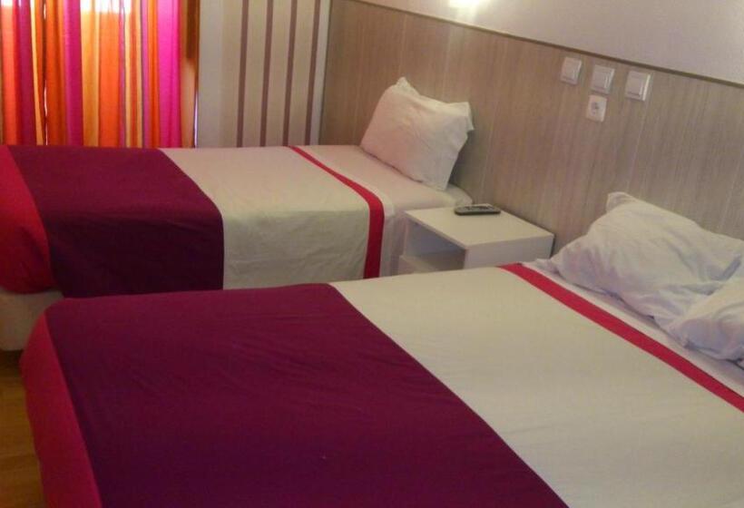 Quarto Triplo Estandar, Pensao Estacao Central