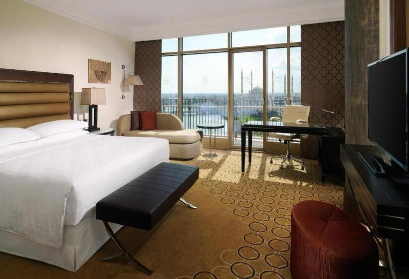 Club Room King Bed, Sheraton Grand Adana