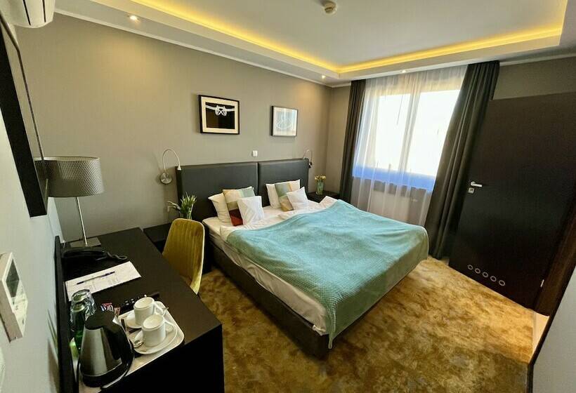 Quarto Estandar, Malta Premium