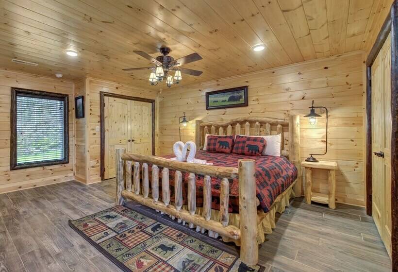 小室, Waldens Creek Lodge