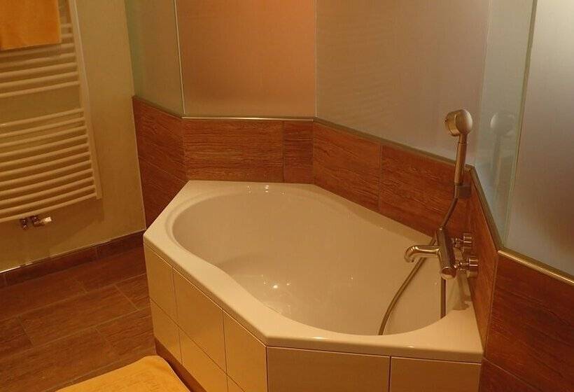 Люкс, Frühstückshotel Margret