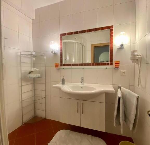Апартаменты 1 Спальня с Видом, Landhaus Marchfeld