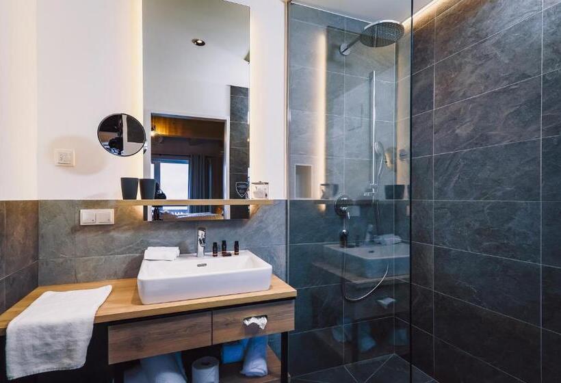 اتاق سوپریور با بالکن, Stockinggut By Avenida Hotel & Residences
