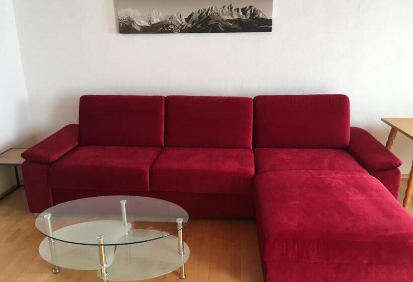 استودیوی استاندارد, Pension Schlossberg