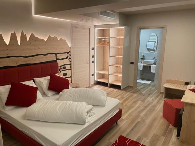 Suite with lake view, Cima D'oro
