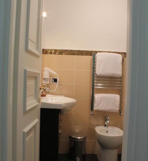 חדר סטנדרט לארבעה, Domus Real Cardello