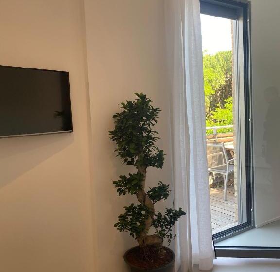 Люкс Боковой Вид на Море, Mediterraneo Suite&residence