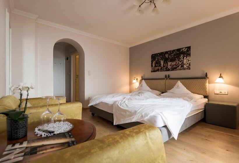 Номер Deluxe с Балконом, Schloss Plars Wine & Suites