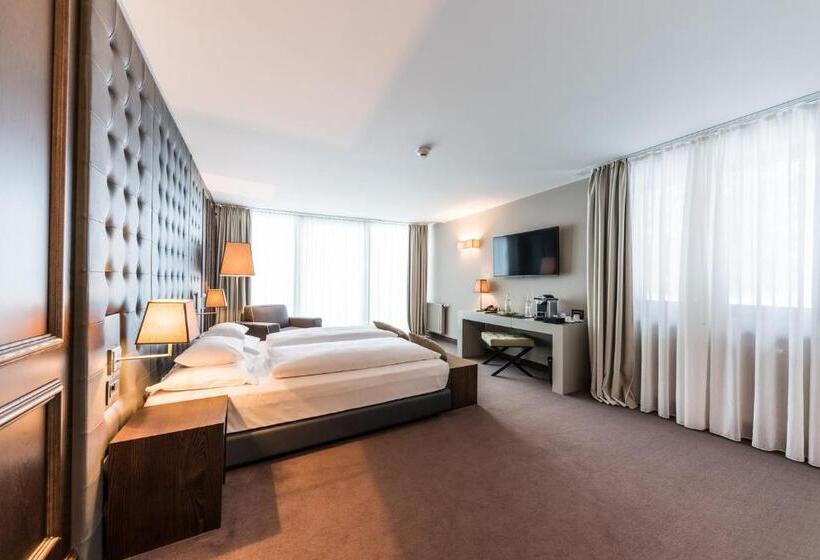 Полулюкс Superior, Wulfenia 4s   Adults Only