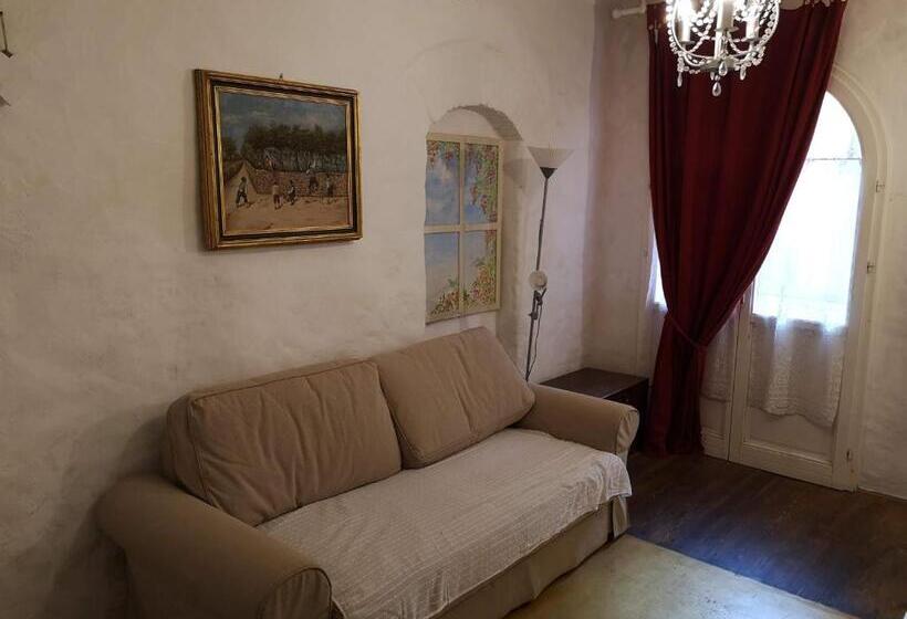 اتاق استاندارد سه نفره, Antiche Mura
