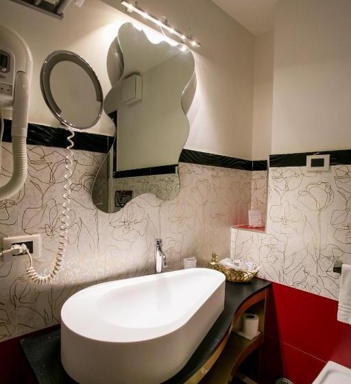 اتاق کلاسیک چهارنفره, Design Oberosler