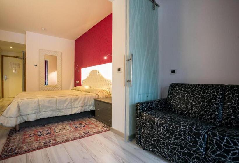 اتاق کلاسیک چهارنفره, Design Oberosler