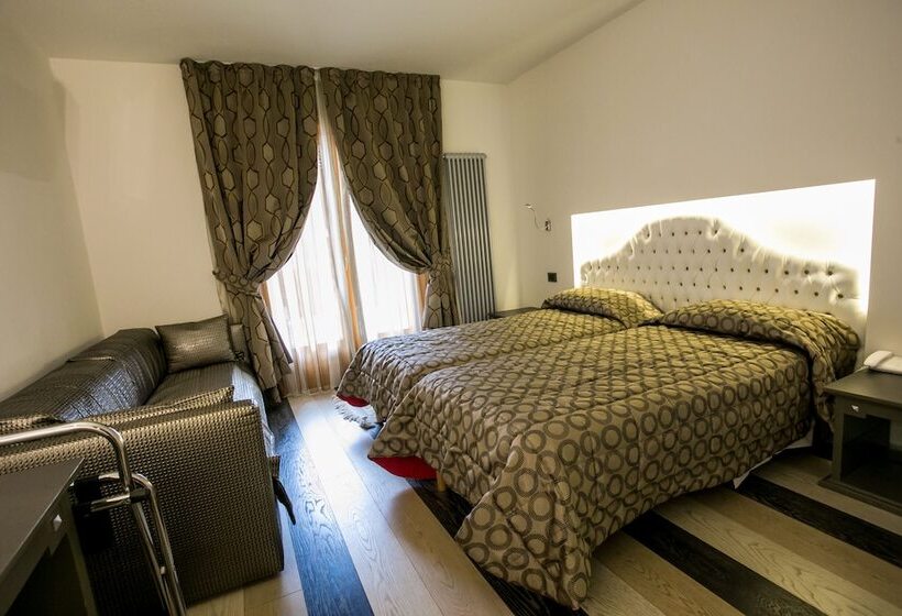 اتاق استاندارد سه نفره, Design Oberosler