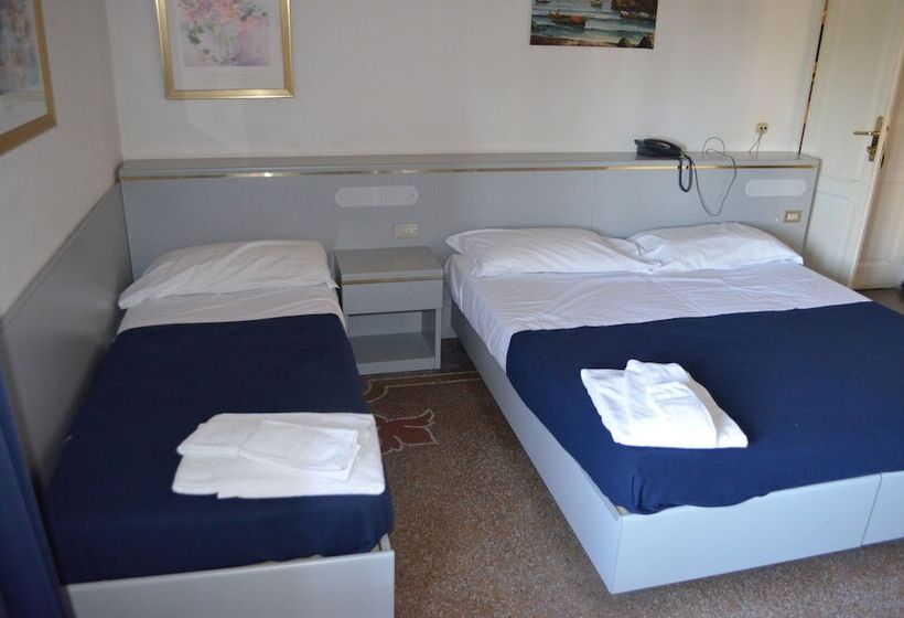 اتاق استاندارد سه نفره, Doria