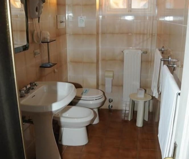 اتاق استاندارد چهار تخته, Doria