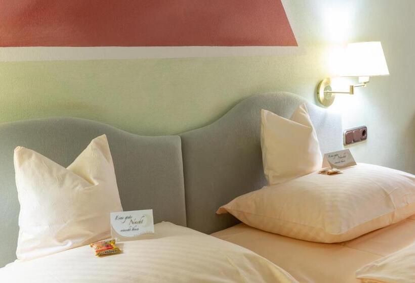 Номер Стандарт Трехместный, Goldener Schwan Hotel Garni