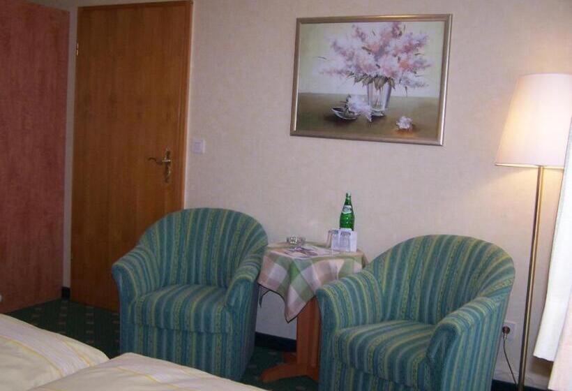 חדר סטנדרט לשלושה, Mein Vierjahreszeiten Hotel Garni Superior