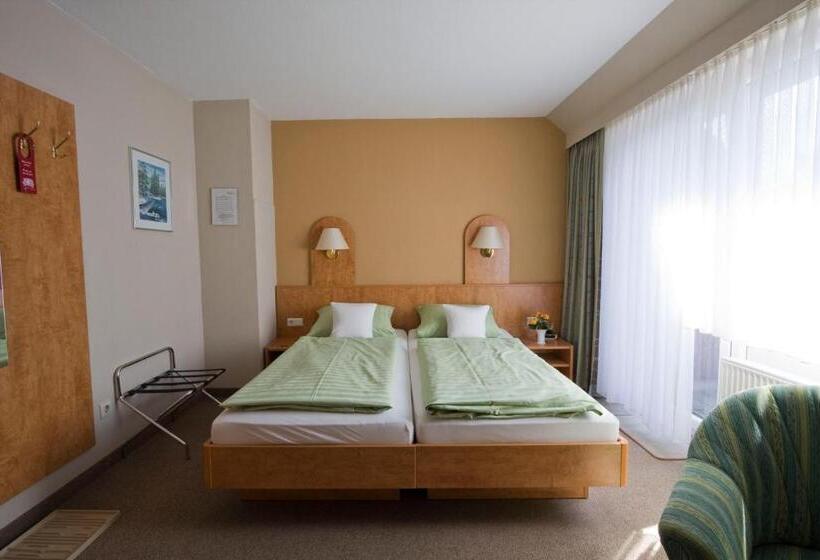 Номер Стандарт Трехместный, Mein Vierjahreszeiten Hotel Garni Superior