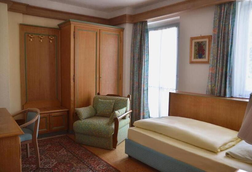 Quarto Estandar Individual, Das Schlössl
