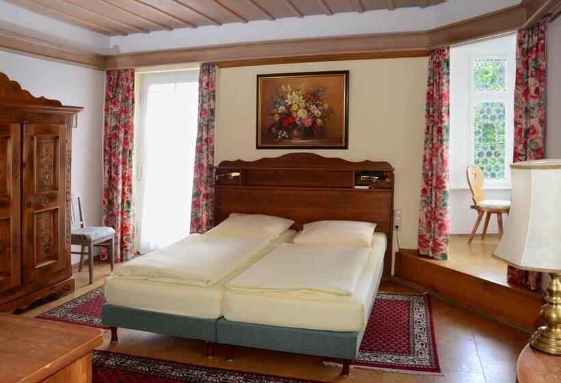 Quarto Estandar, Das Schlössl