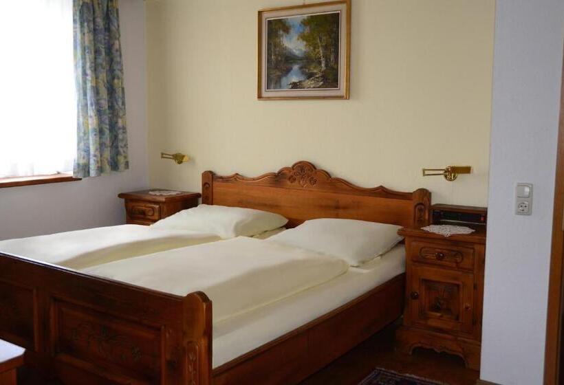 Quarto Estandar, Das Schlössl