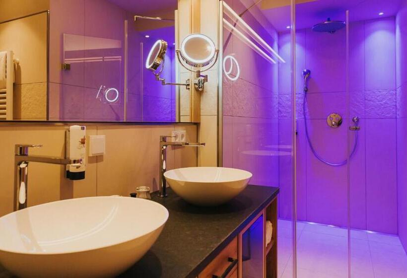 Полулюкс Повышенной Комфортности, Ortner S Resort