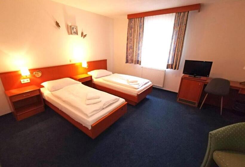 Номер Стандарт с Балконом, A8 Hotel Im Darchinger Hof, Bed & Breakfast