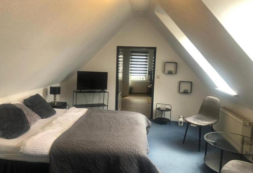 Четырехместный Номер Стандарт, Altstadt Hotel Gosequell