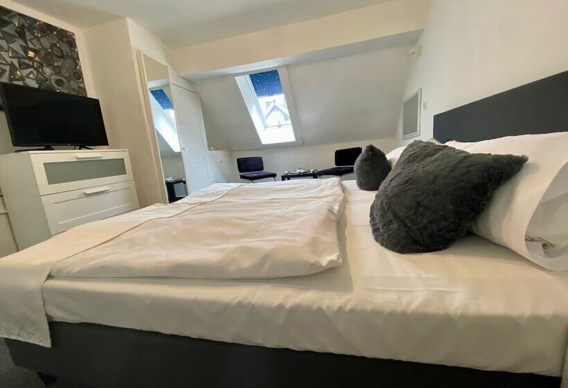 חדר סטנדרט לשלושה, Altstadt Hotel Gosequell