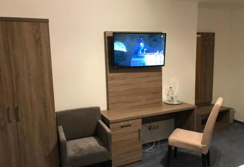 Номер Стандарт, Junkerhaus