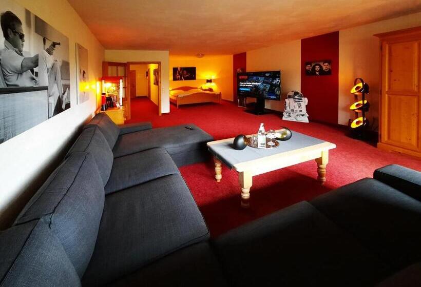 Студия Deluxe, Berghotel Habbel Und Die Welt Kann Warten