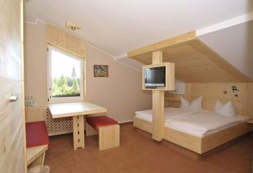 Номер Стандарт Трехместный, Forstmeister
