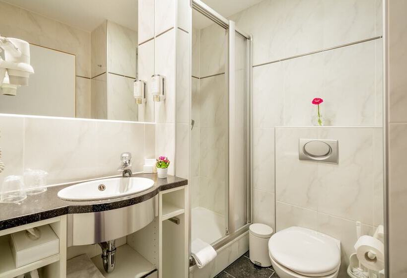 اتاق استاندارد با بالکن, Messehotel Köln Deutz