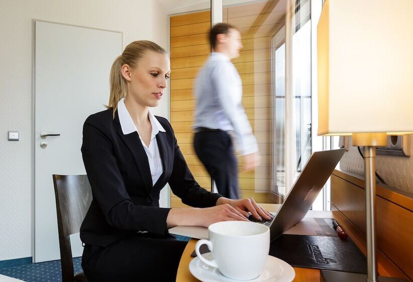 اتاق استاندارد با بالکن, Messehotel Köln Deutz