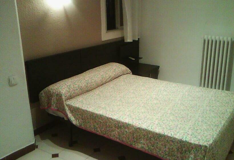 스탠다드 룸, Hostal Central Zaragoza
