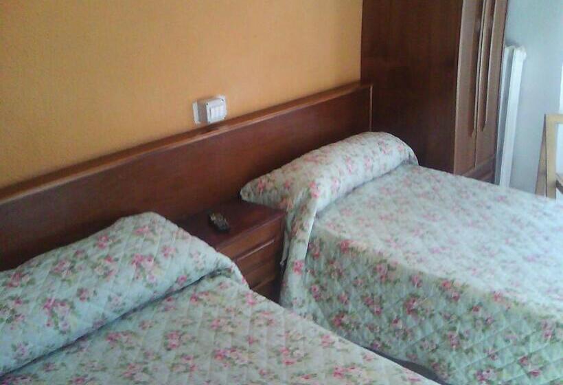스탠다드 룸 공동 욕실, Hostal Central Zaragoza